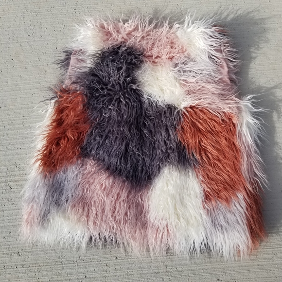 International Concepts faux fur vest Size Medium/Large - Picture 6 of 8